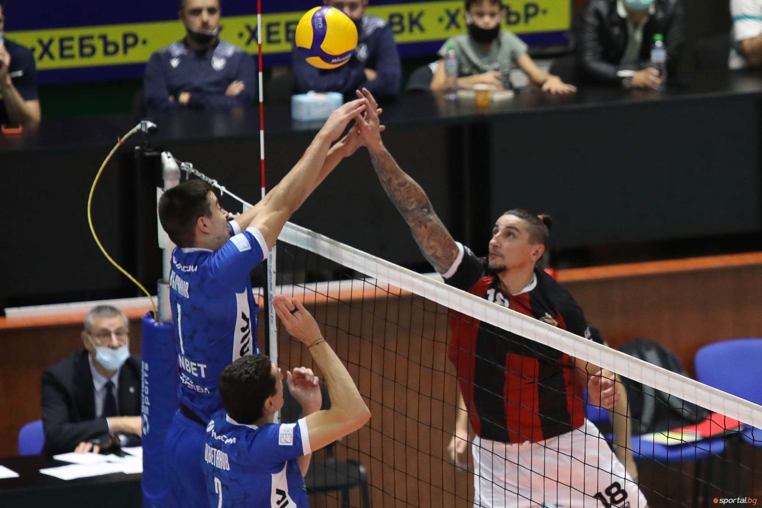 Отборите на Левски София и Локомотив Пловдив ще изиграят плейоф