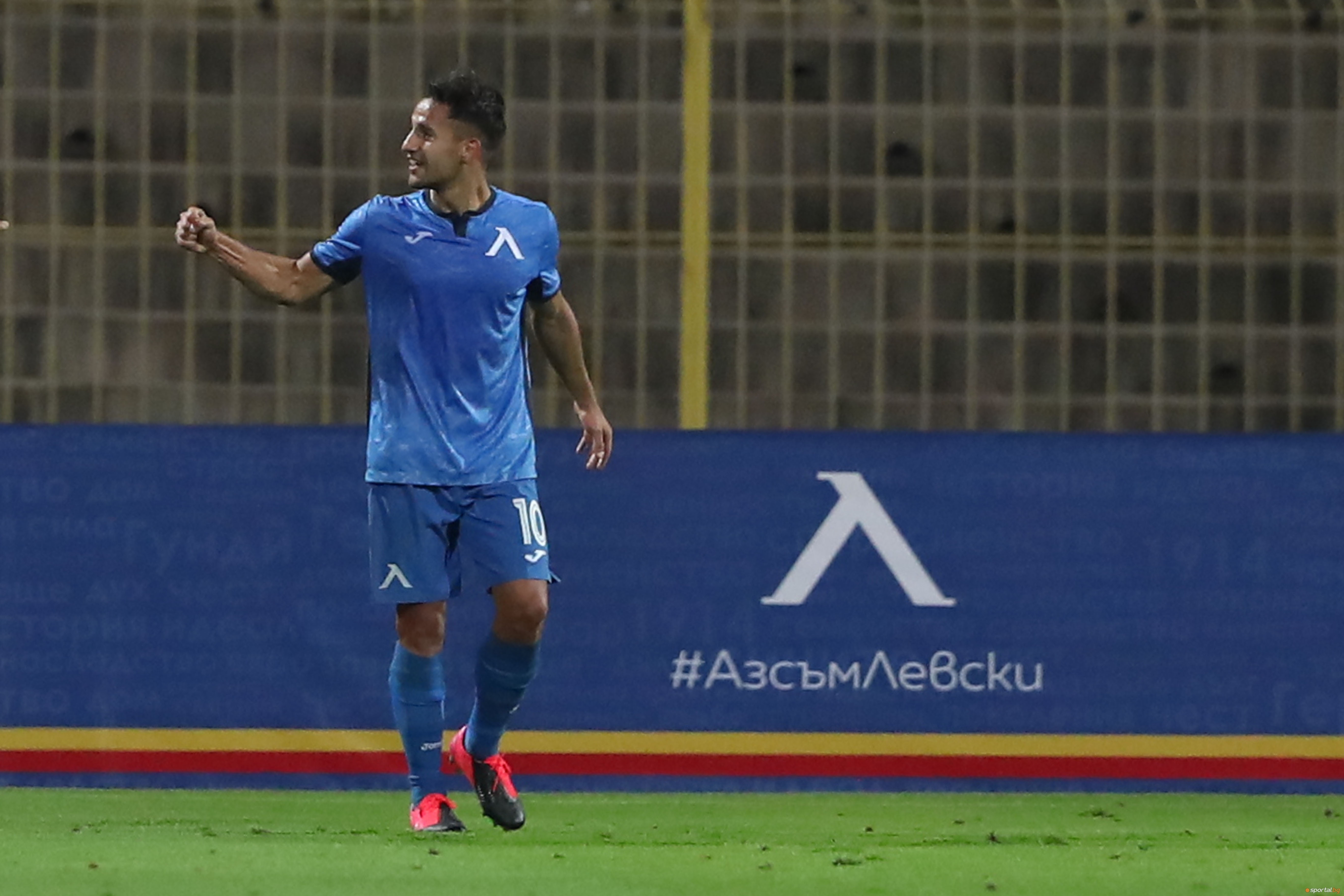 Контузената звезда на Левски Борислав Цонев е втори на Балканския