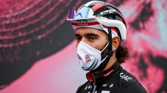 Колумбийският колоездач Фернандо Гавирия се оттегля от Обиколката на Италия
