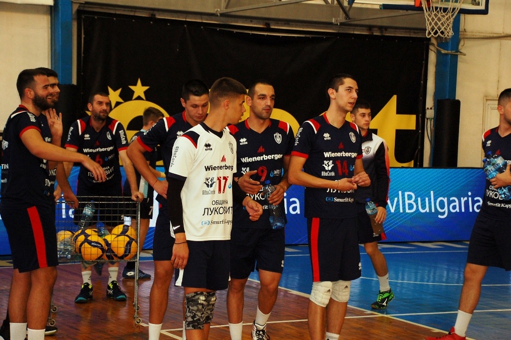 Волейболният тим на Ботев (Луковит) записа първа победа в Група