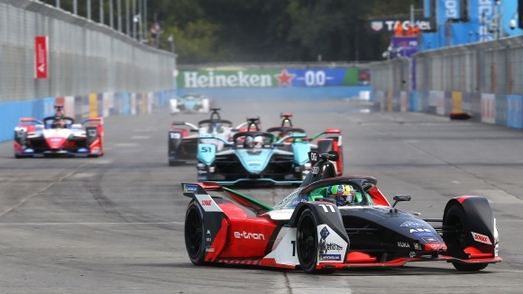 Организаторите на изцяло електрическия автомобилен шампионат Формула Е обявиха промени