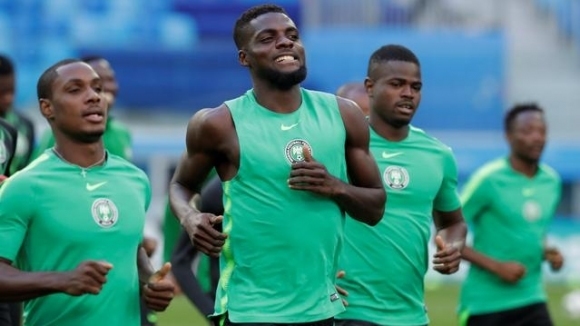 Нигерийският халф Джон Огу призова съотборниците си в националия отбор