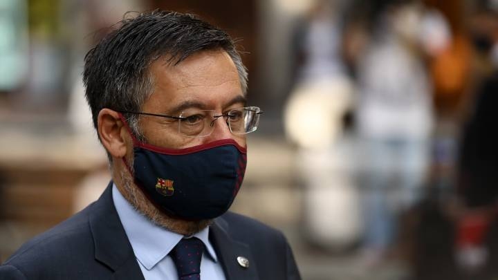 Президетът на Барселона Джосеп Бартомеу отказа да подаде оставка след