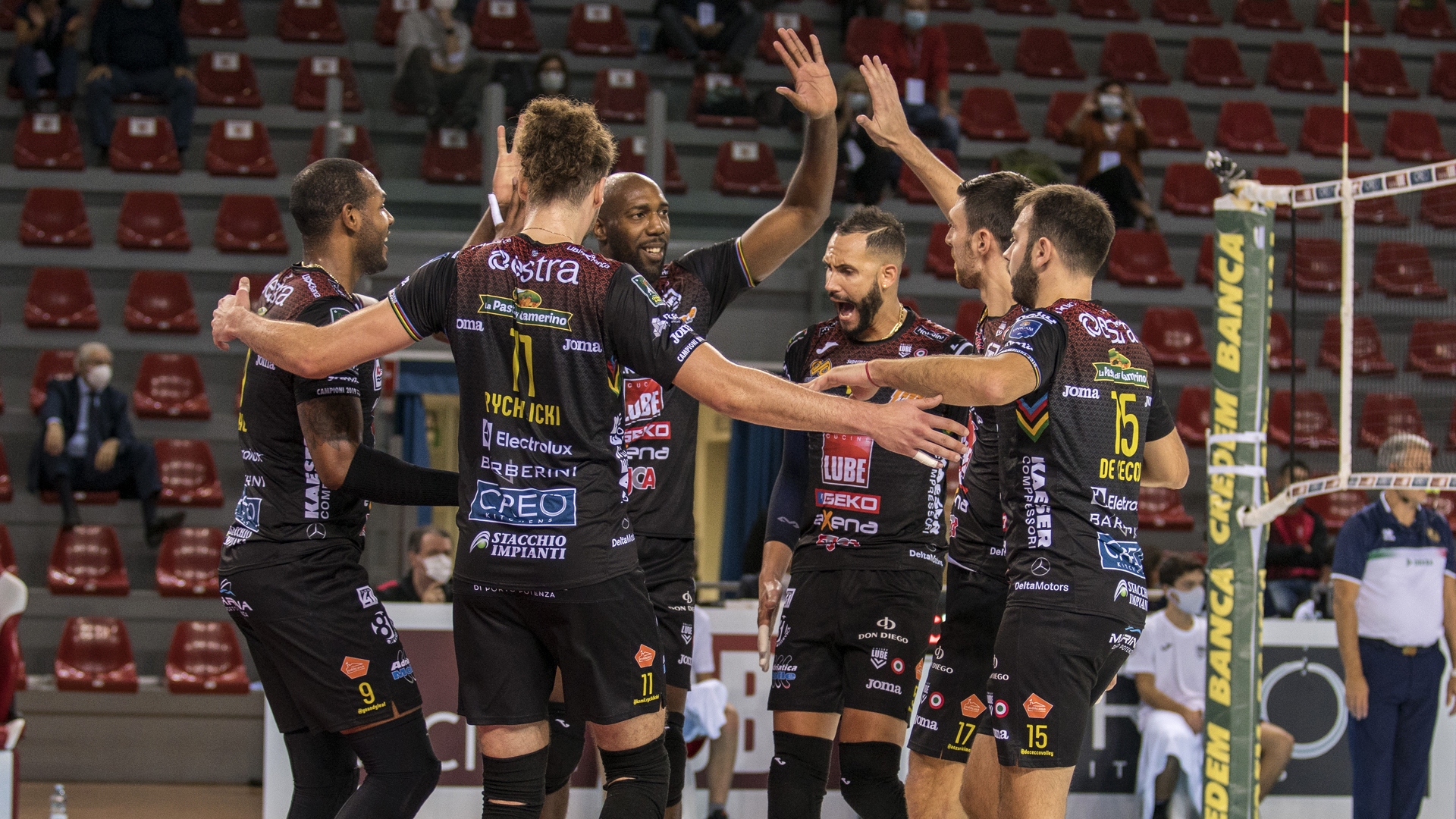 Италианският гранд Кучине Лубе Чивитанова продължават страхотното си представяне в