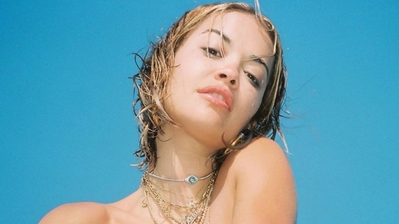 В последните месеци тя подпали Инстаграм с поредица от снимки