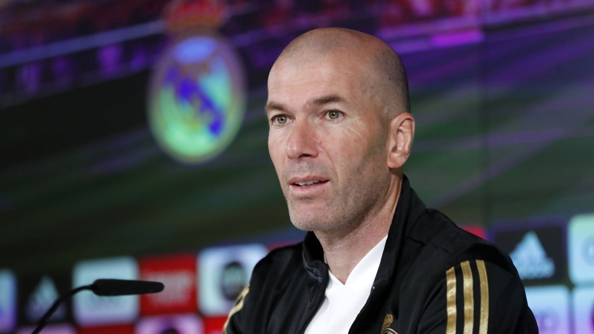 Старши треньорът на Реал Мадрид Зинедин Зидан не обръща голямо