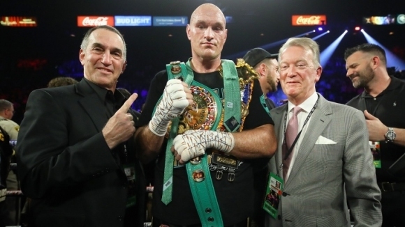 Франк Уорън копромоутър на шампиона на WBC в тежка категория