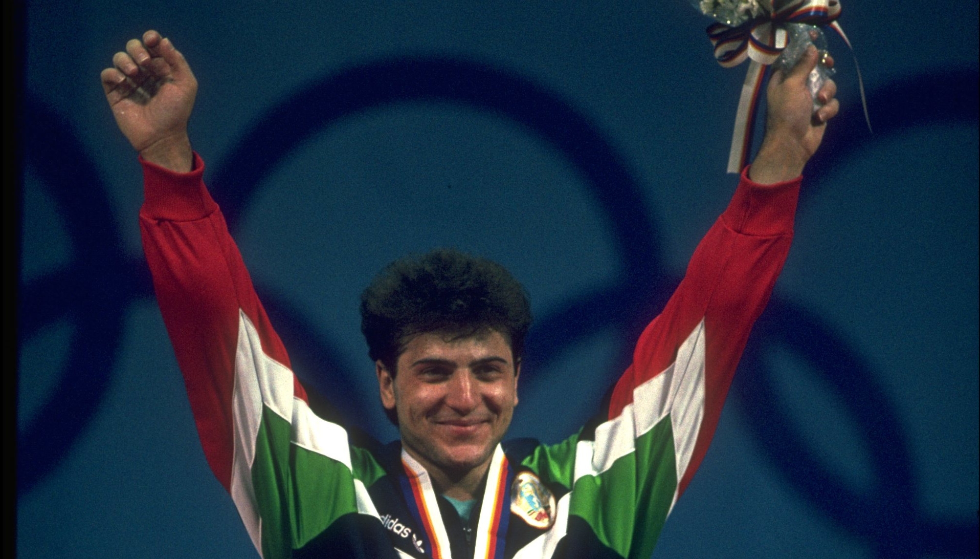Една от олимпийските шампиони на България Борислав Гидиков празнува