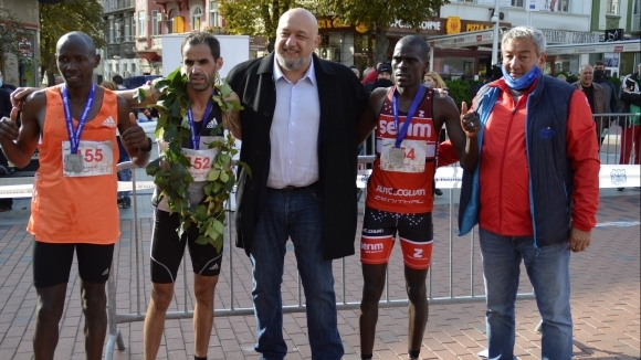 Мароканецът Юсеф Сбаи спечели петото издание на маратона във Варна.