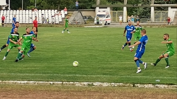 Футболистите на постигнаха поредна убедителна победа на чужд терен В