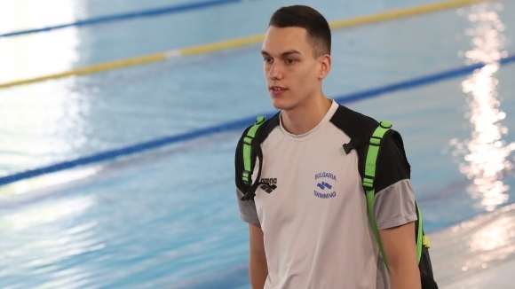 Калоян Левтеров подобри националния рекорд на 50 метра гръб по