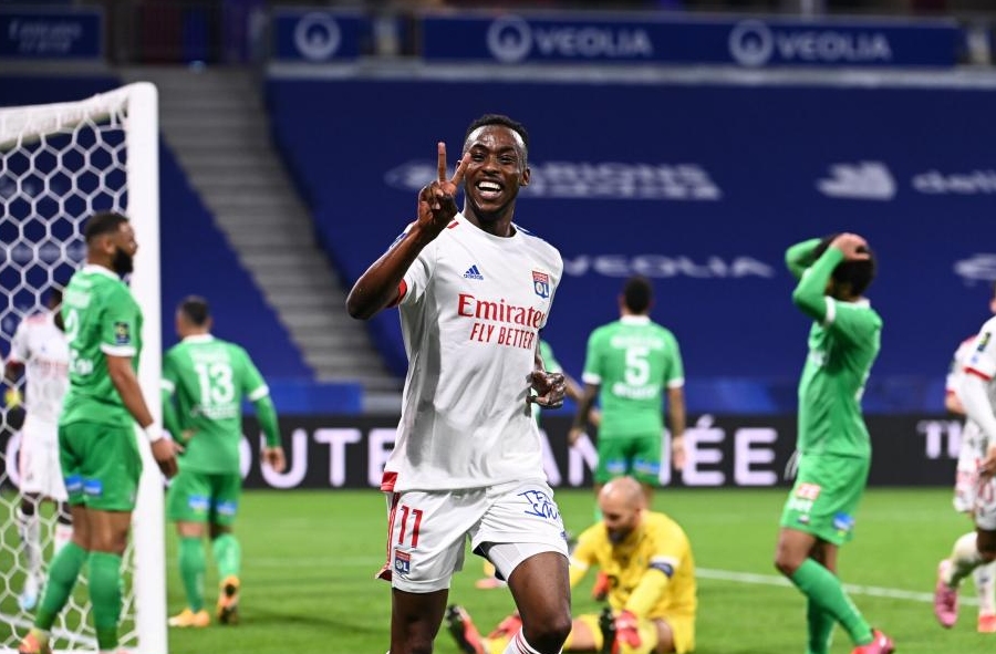 Отборът на победи с 2 1 и се изкачи на пето