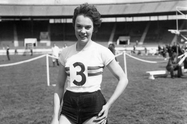 Световната атлетика съобщи с прискърбие че британската спринтьорка Джун Фулдс