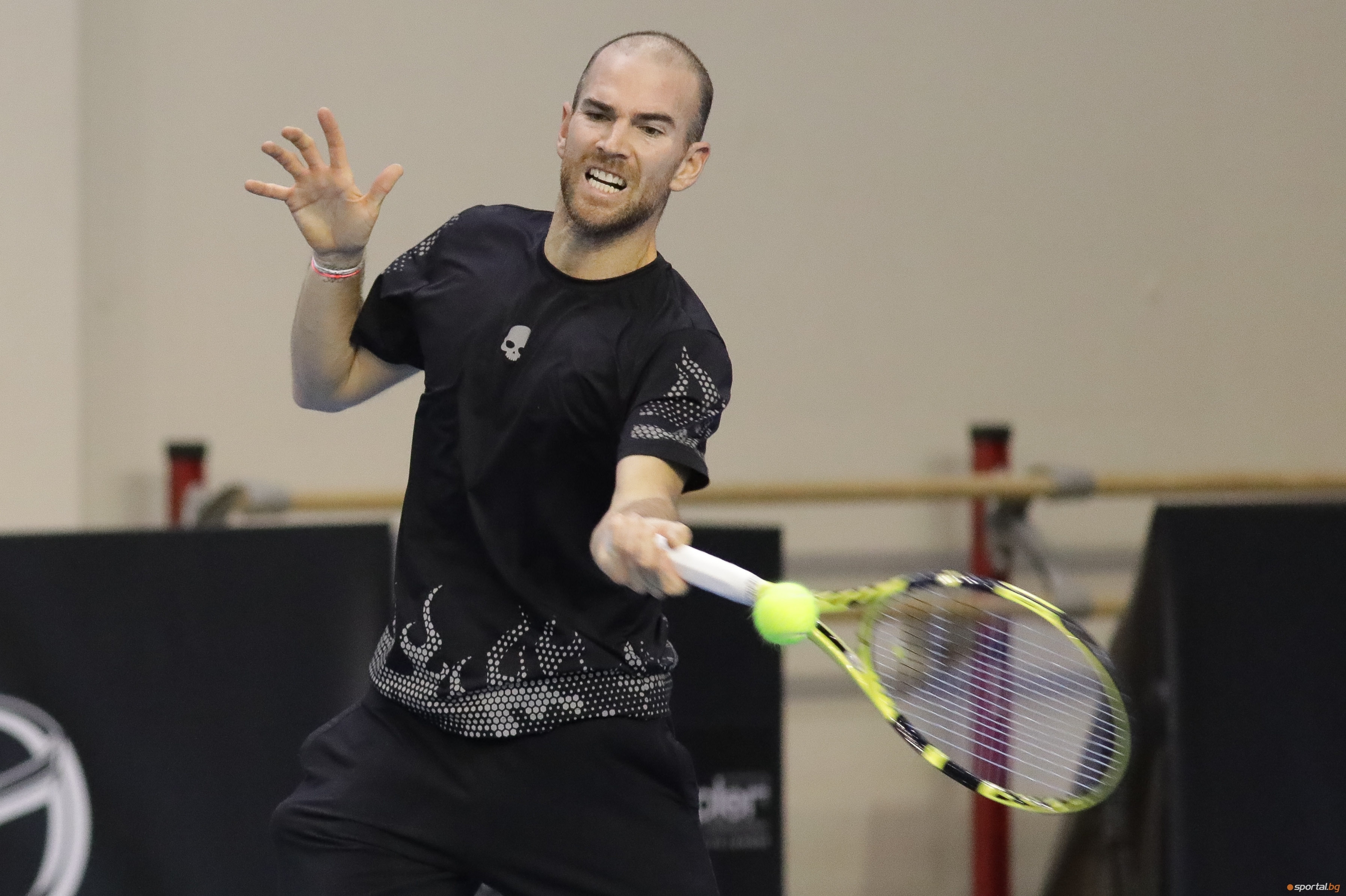 Адриан Манарино от Франция се класира за четвъртфиналите на турнира