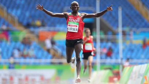 Параолимпийският шампион на 5000 метра Хенри Кирва ще се насочи