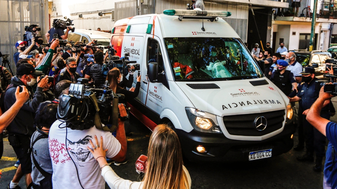 След 9 дневно лечение Диего Марадона напусна болницата край Буенос Айрес