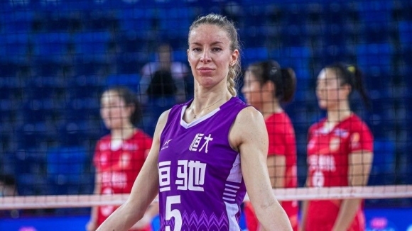 Българската волейболистка Добриана Рабаджиева и нейният Гуанджоу Евъргранд записаха трета