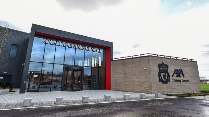 Новата тренировчъна база на Ливърпул носеща името AXA Training Centre