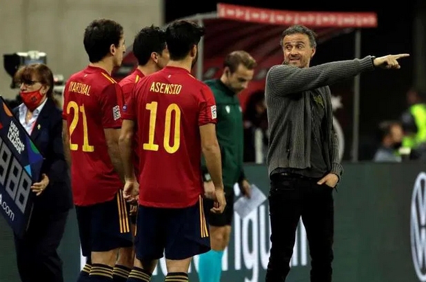 Селекционерът на Испания Луис Енрике не спести суперлативите за своите