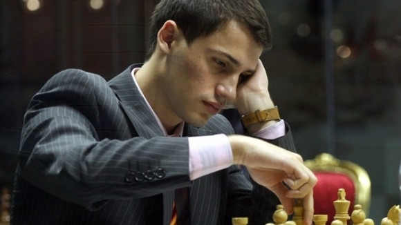 Българският гросмайстор Иван Чепаринов световният №1 в шаха Магнус Карлсен