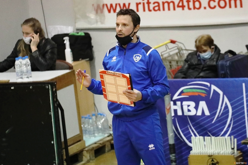 Треньорът на волейболния Левски Андрей Жеков остана доволен след първата