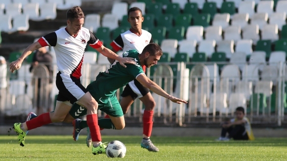 Локомотив (Мездра) спечели битката за Враца с 1:0 над втория