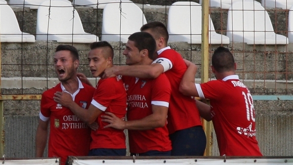 Марек разгроми с 6 0 новака Гранит Владая в предспоследния есенен