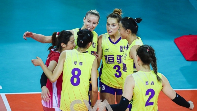 Българската волейболистка Добриана Рабаджиева и тимът на Гуанджоу Евъргранд взеха