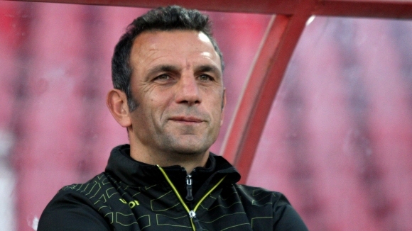 Треньорът на Ботев Пловдив Петър Пенчев който води жълто черните в