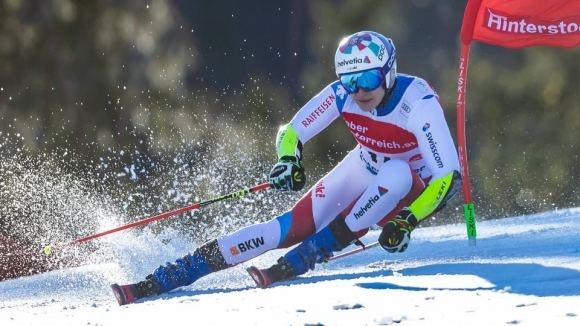 Швейцарските състезатели по ски алпийски дисциплини Лоик Меяр Марко Одерман и