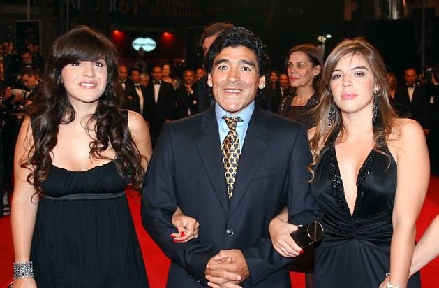 С кончината на Диего Марадона остава нерешен един въпрос