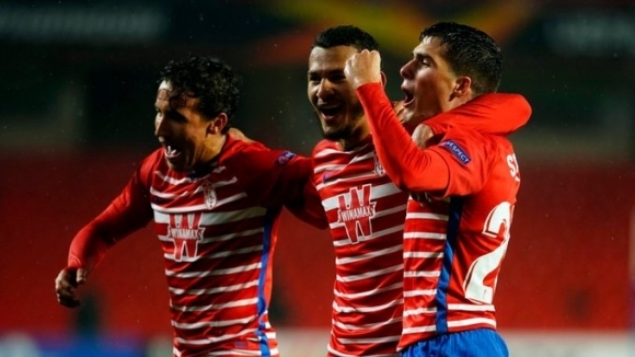 Дебютантът в евротурнирите Гранада направи важна крачка към диркетните елиминации