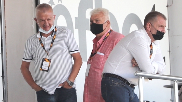 Собственикът на Христо Крушарски ще продължи с чистката в клуба