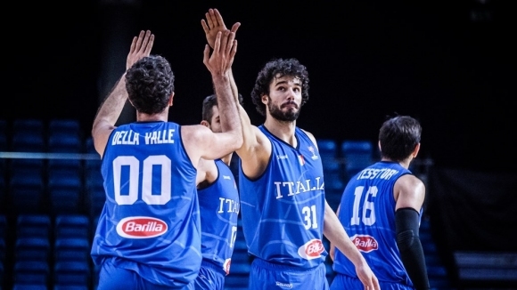 Баскетболният национален отбор на Италия продължава да се движи по