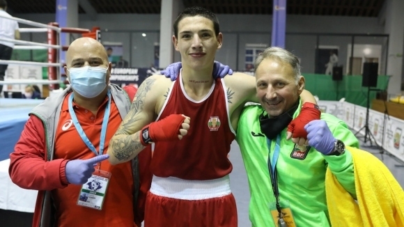Българинът Серги Владояну остана със сребърен медал в категория до