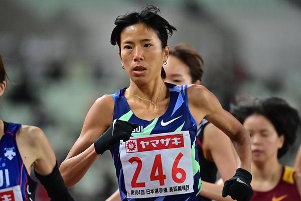 Хитоми Нийя и Акира Аизава подобриха националните рекорди на Япония