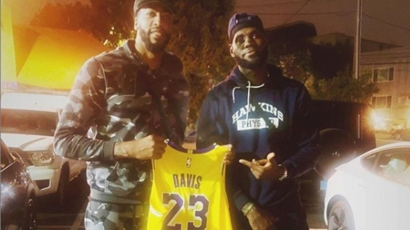 ЛеБрон Джеймс все още не се е отказал от намерението