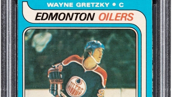Колекционерска картичка от 1979 година с лика на легендарния хокеист