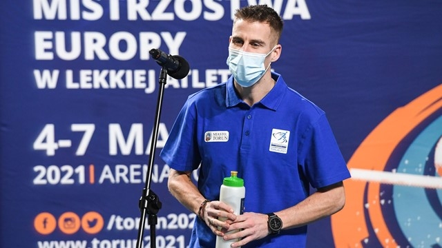 Действащият трикратен европейски шампион в зала Марчин Левандовски ще преследва