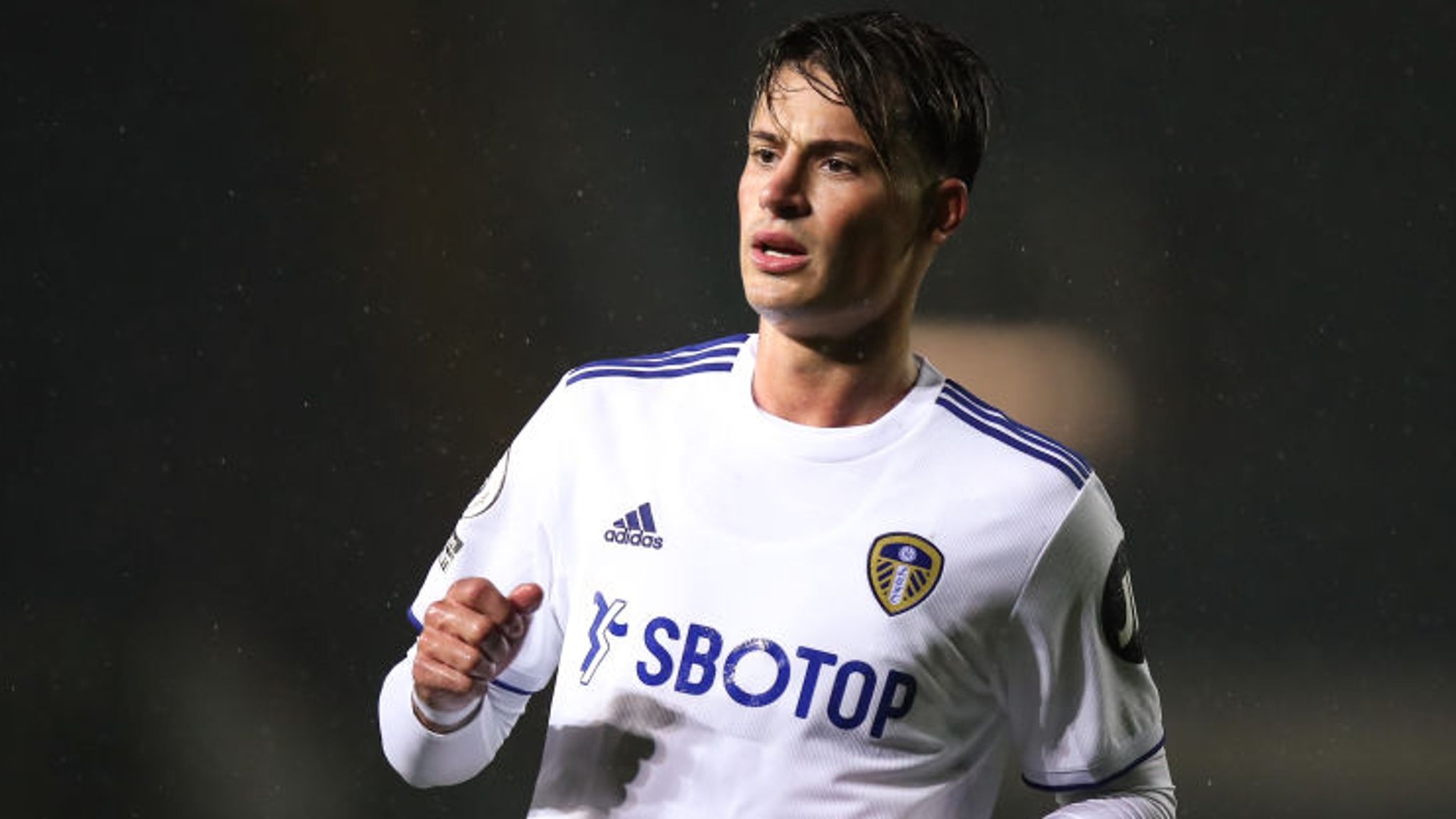 Германският футболен национал Робин Кох от Лийдс Юнайтед претърпя операция