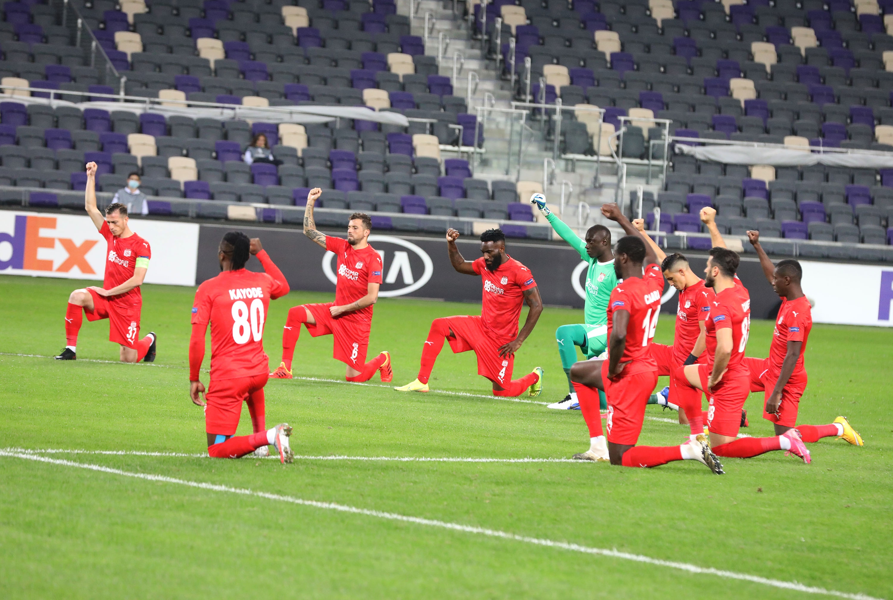 Отборът на Макаби (Тел Авив) продължава на 1/16-финалите в Лига