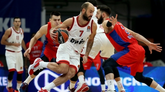 Живата легенда на баскетболния гранд Олимпиакос Василис Спанулис покори пореден
