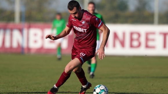 Отборът на постигна лесен успех с 2 0 при гостуването си