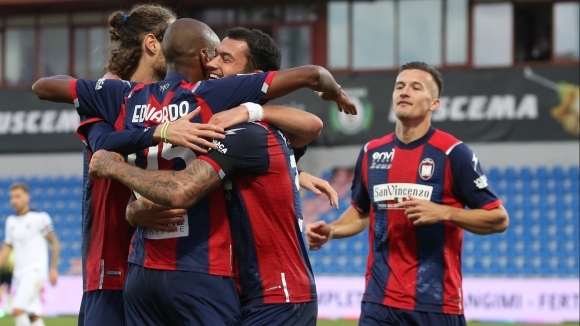 Новакът в Серия “А” Кротоне победи с убедителното 4:1 друг
