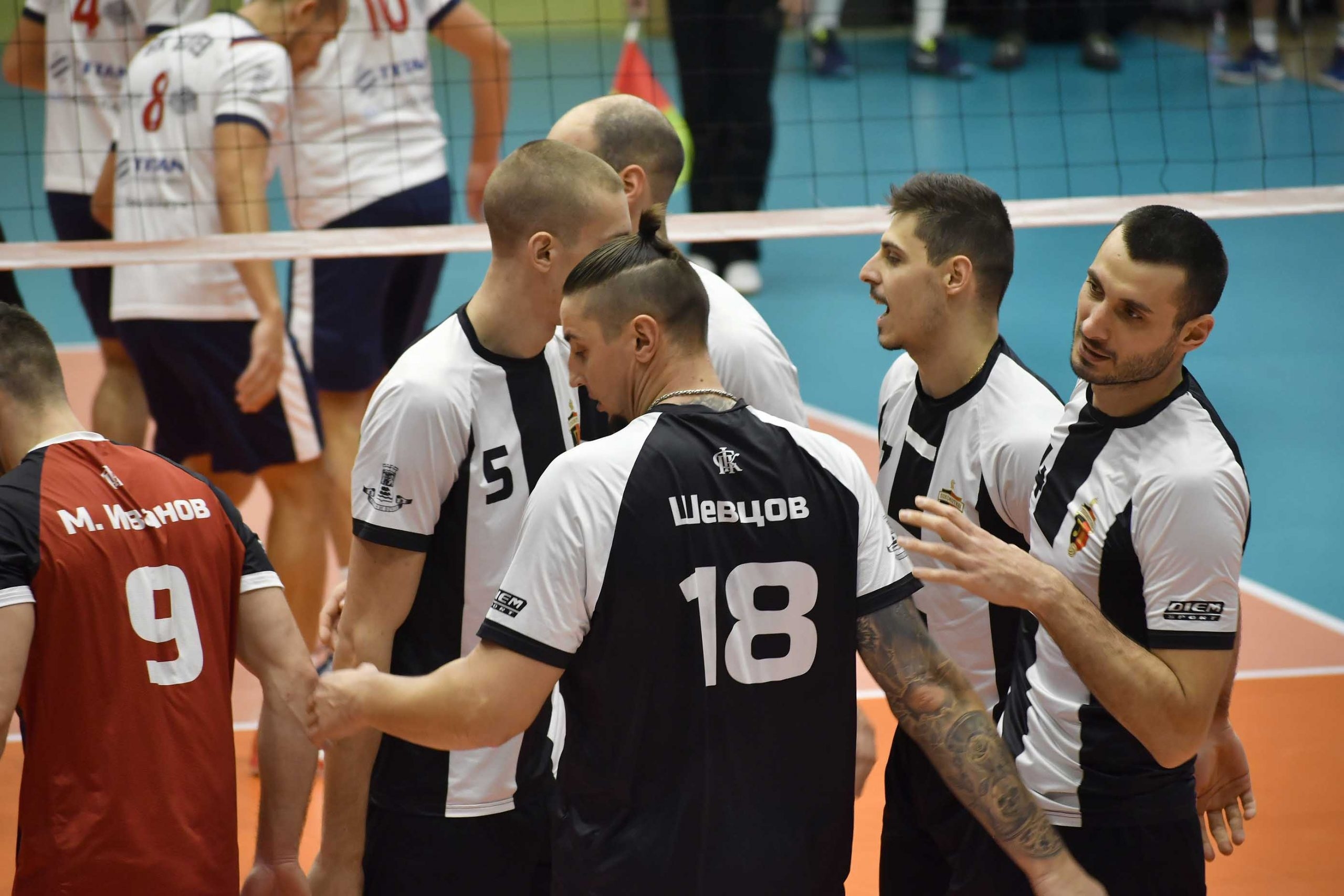 Волейболният отбор на ПСК Локомотив завърши с победа първия полусезон