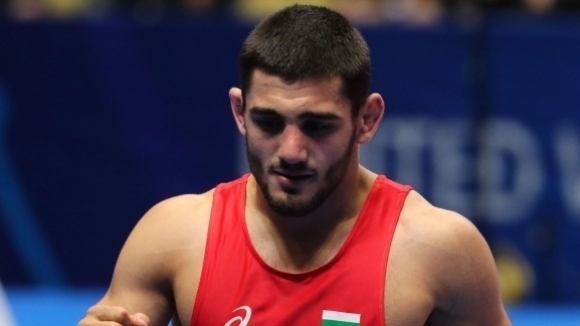 Айк Мнацаканян ще играе за бронз на световната купа по