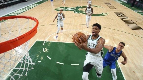 Далас Маверикс откри предсезонната си подготовка с чудесна победа над