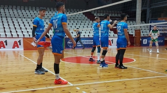Волейболистите на Дунав Русе продължават да са непобедени във втората