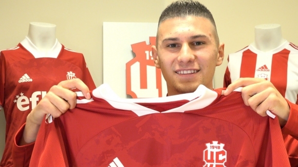 ЦСКА 1948 представи ново зимно попълнение Това е полузащитникът Емануил