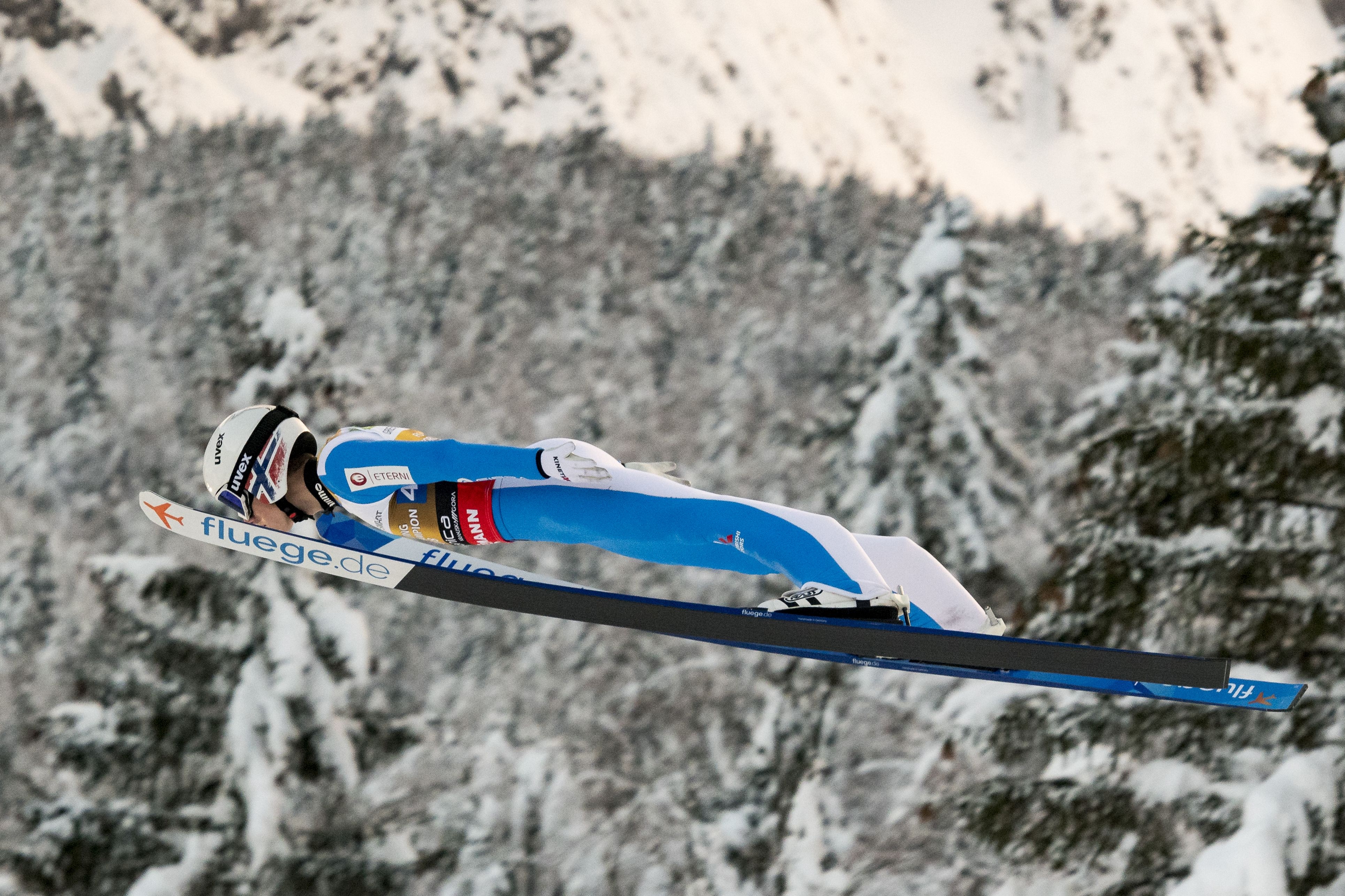 Норвежецът Халвор Гранеруд спечели състезанието от Световната купа по ски-скок